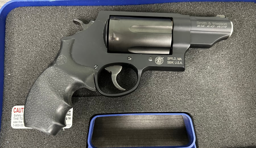 Smith & Wesson Govenor