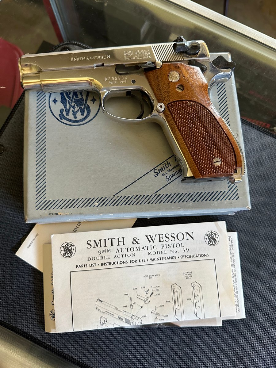 Smith & Wesson Model 39-2