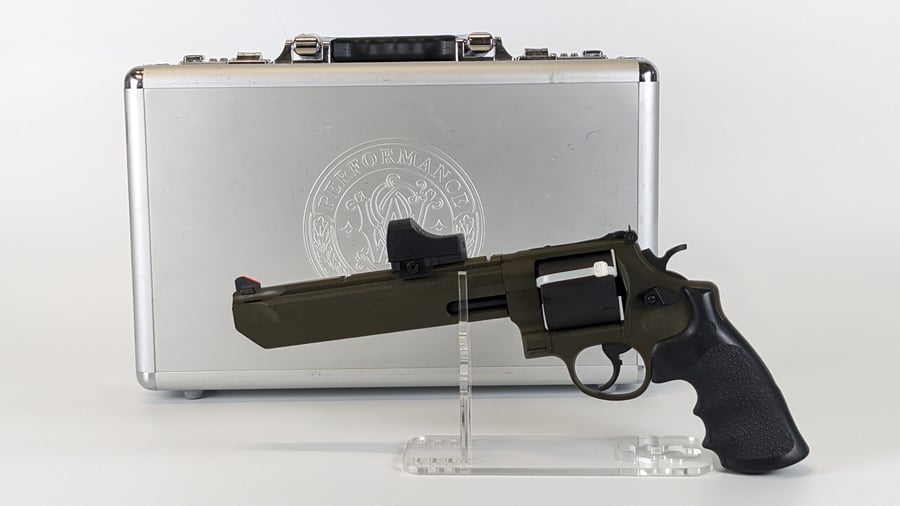 Smith & Wesson 629 Stealth Hunter Performance
