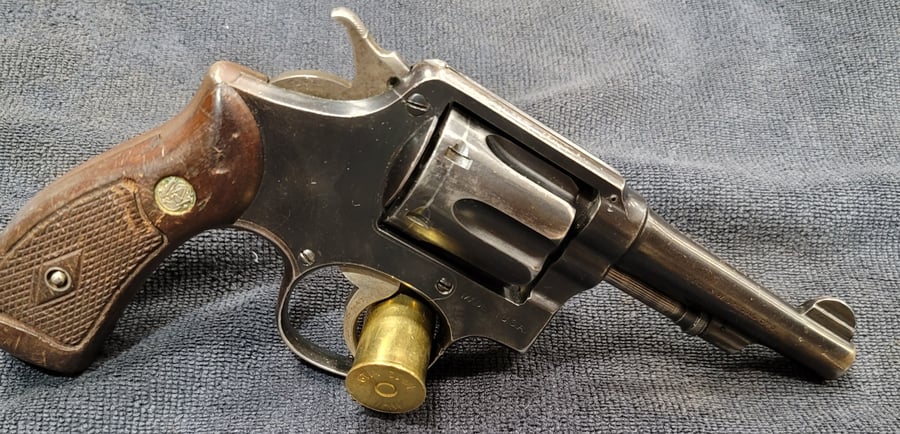 Smith & Wesson 10