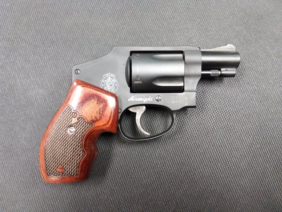 Smith & Wesson M442-1