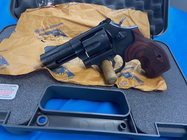 Smith & Wesson Performance Center 19-9 Carry Comp