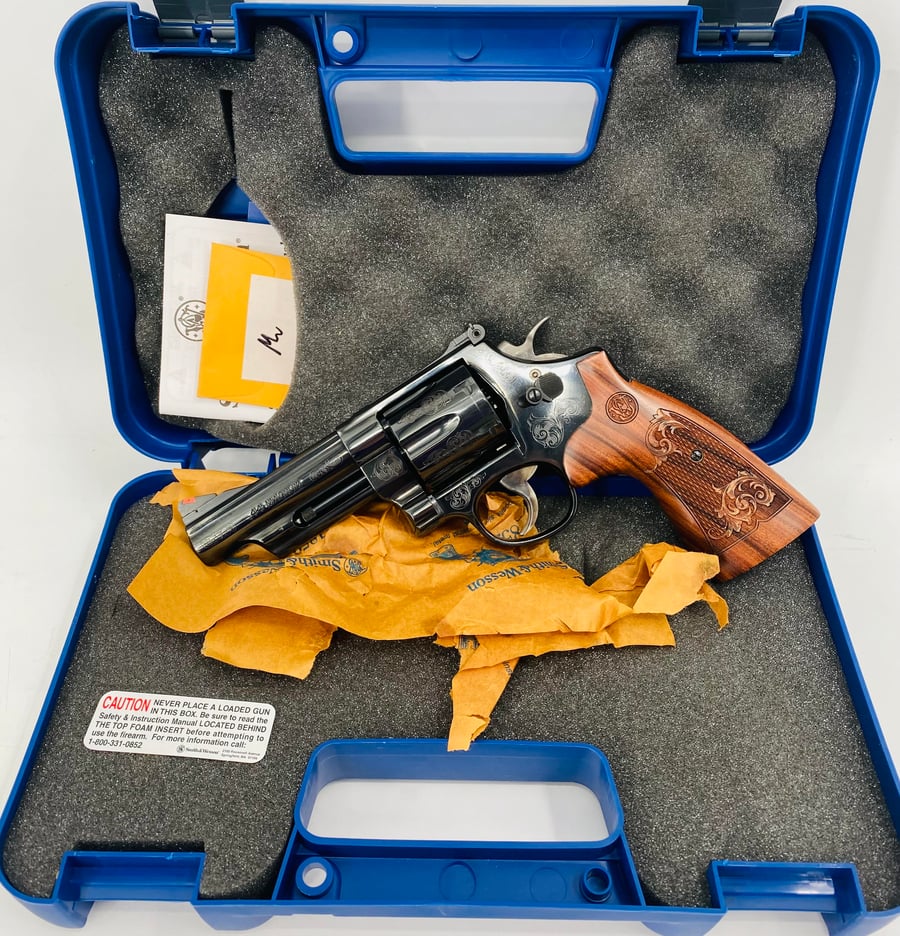 Smith & Wesson 29-10 Factory Engraved