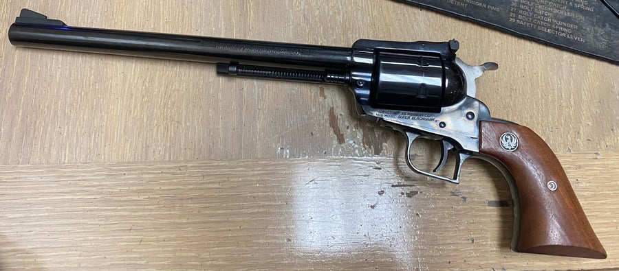 Ruger New Model Super Blackhawk Flattop