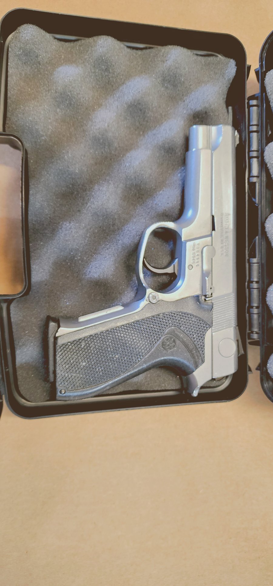 Smith & Wesson 5946