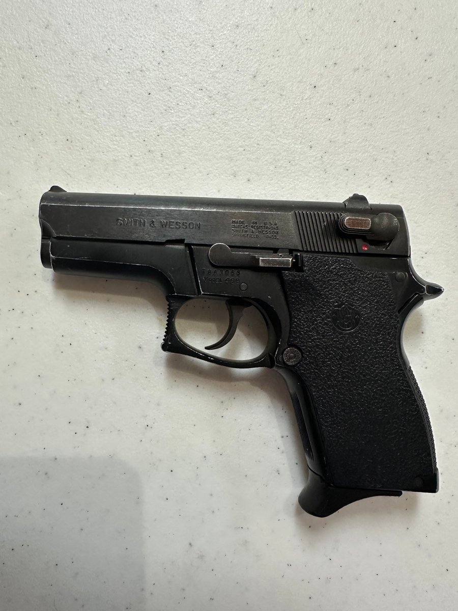 Smith & Wesson 469