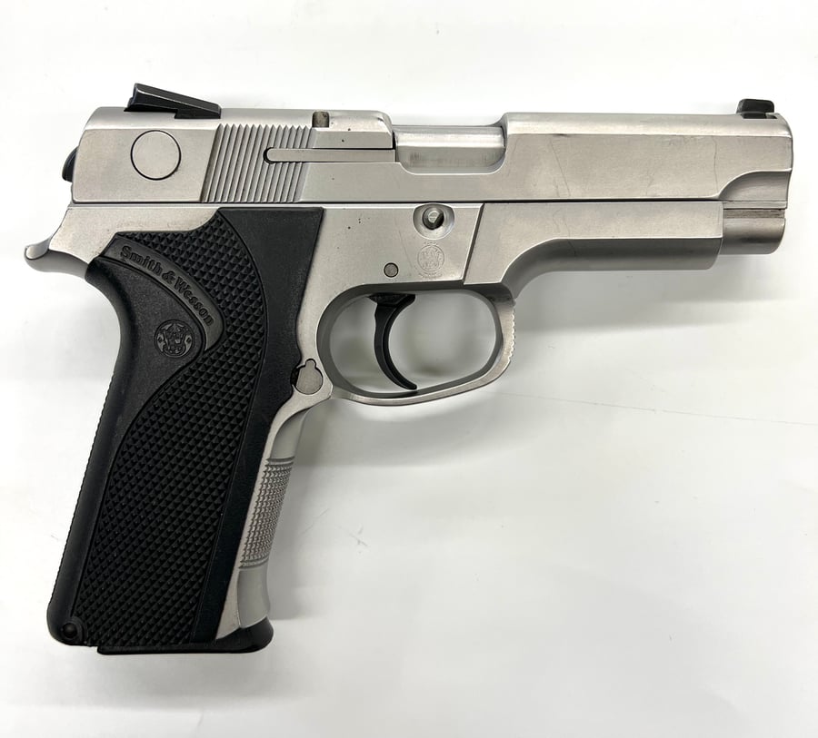 Smith & Wesson 4046