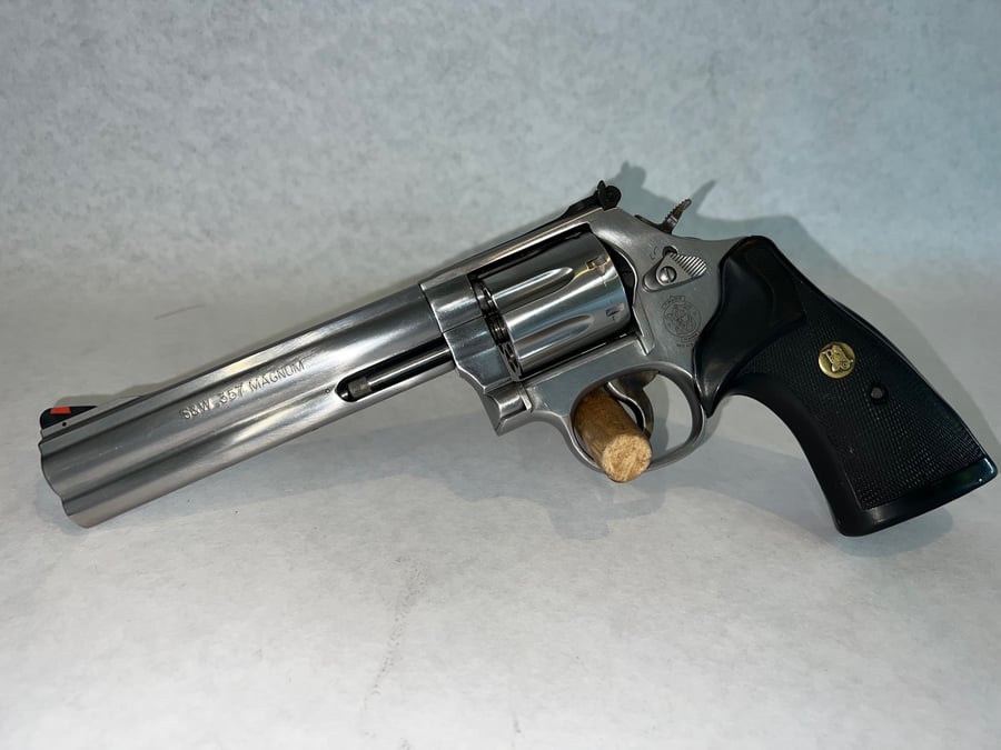 Smith & Wesson 686-6 - 5' 7-shot 'plus'